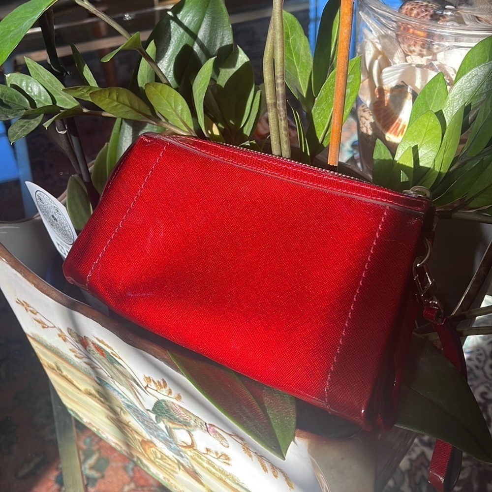 TUMI Red Metallic Crossgrain Zip Top Wristlet Clutch Bag Gold Hardware - Picture 3 of 12